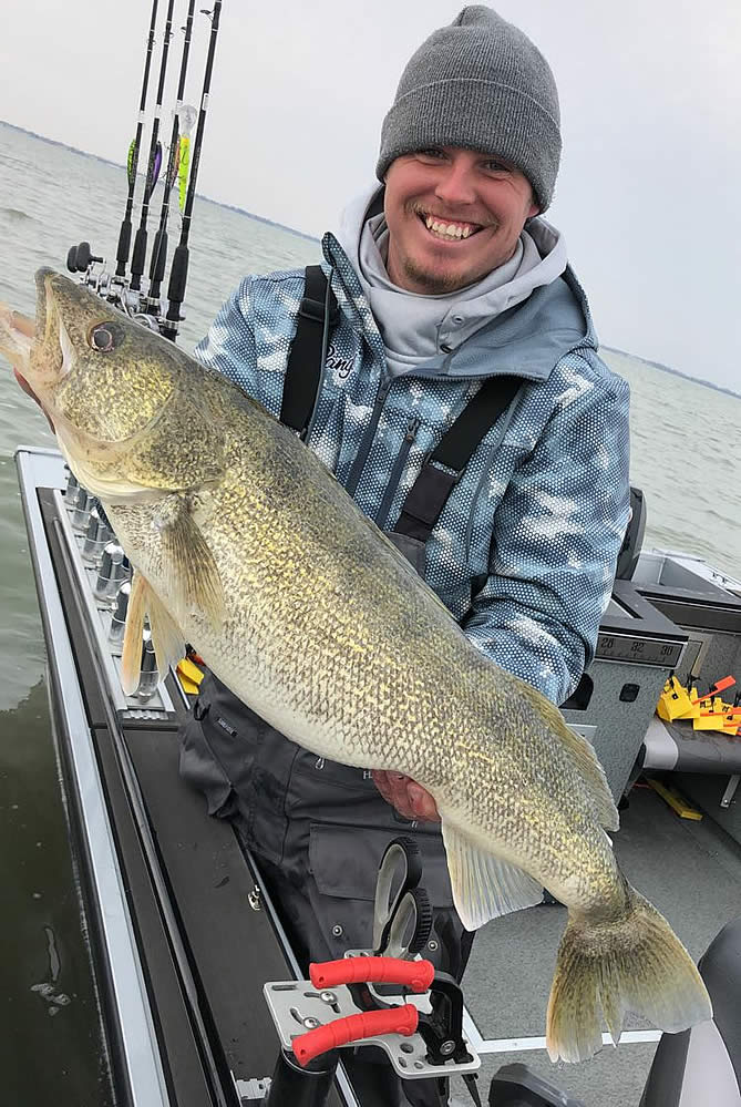 Read more about the article Blue Dolphin Walleye Fishing – March 8, 2020